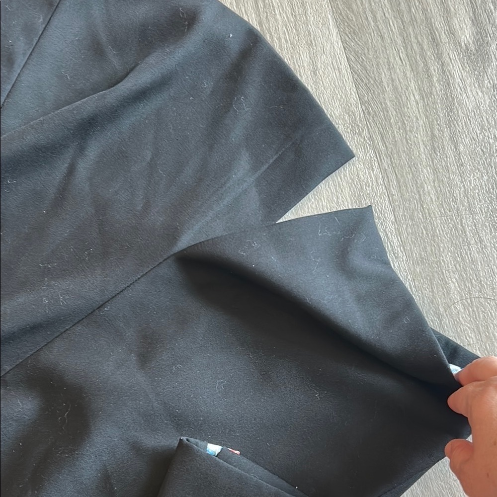 Black blazer product of Volcom by design - Picture 8 of 11